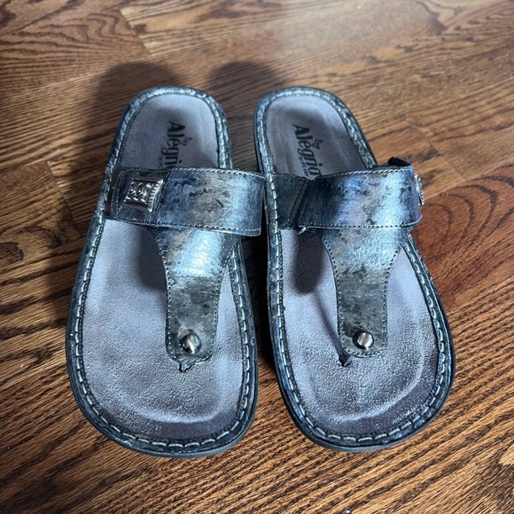 Alegria Carina Pewter Metallic Leather Thong Sandals CAR-621 Womens 39 US 9 - Picture 9 of 16